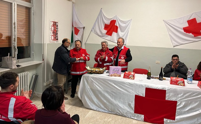 Croce Rossa consegna attestati