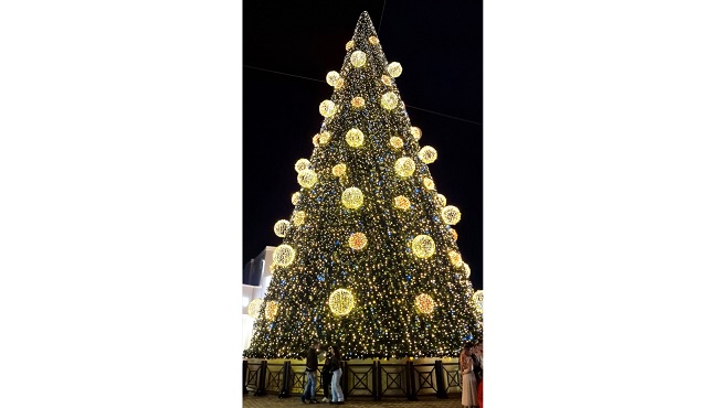 Albero di Natale al Sicilia Outlet Village